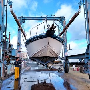 Marine Travelift at Gem City Marina